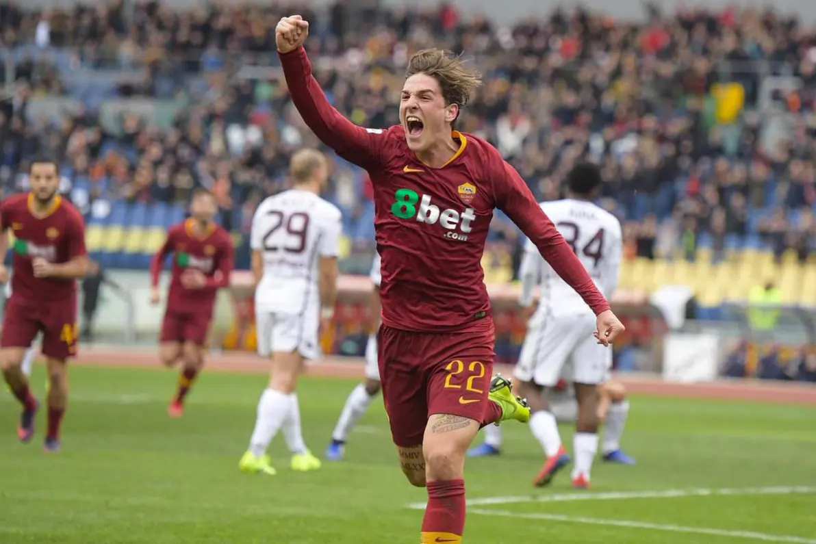 清晨国际米兰调整名单以备德甲；防线松动环节打磨；悬念犹存；轮换策略成焦点的简单介绍-九游下载